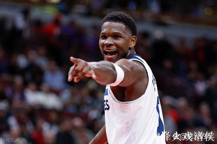 爱德华兹狂砍35分三分破纪录 森林狼客场轻松击败奇才